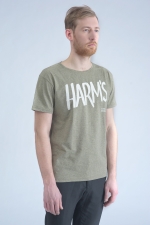 Оливковая футболка с логотипом Harm's вид сбоку
